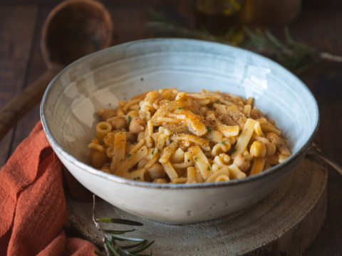 Ακαταμάχητη μακαρονάδα με ρεβίθια