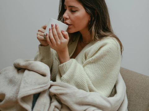 Τι πραγματικά συμβαίνει στην πέψη σου όταν πίνεις πράσινο τσάι κάθε μέρα