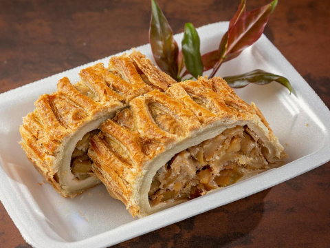 Τέλεια συνταγή για αλμυρό στρουντελ με λάχανο, μήλο και γκοργκονζόλα