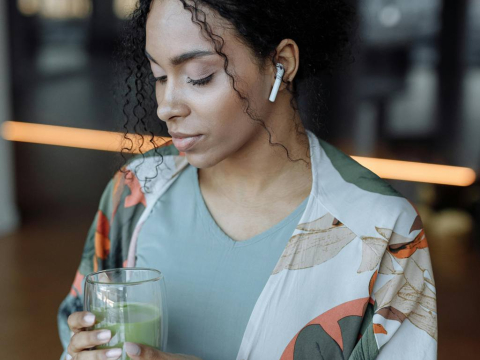 Τι κάνει ένα smoothie υγιεινό - και τι μπορεί να το κάνει λιγότερο υγιεινό