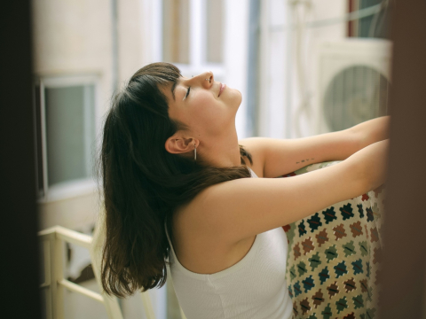 5 συνήθειες που ακολουθούν οι υγιείς άνθρωποι πριν τις 7 το πρωί