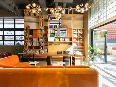 Ανανεωμένο μενού στο Okupa Kitchen και Listening Bar