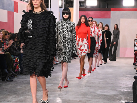 Carolina Herrera F/W 2026-2027: Ένα show-μνεία στη σύγχρονη γυναίκα