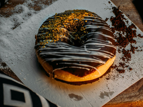 Αφράτα donuts στο air fryer με 4 υλικά για κάθε στιγμή της ημέρας