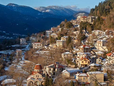 Καρπενήσι: Εκεί που το μεγαλείο της φύσης συναντά τη ζεστή φιλοξενία