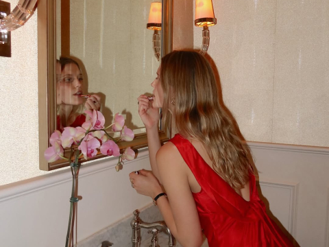 Valentine's outfit: Τι να φορέσεις την ημέρα των ερωτευμένων – Από πρωινά ρομαντικά outfits μέχρι chic βραδινά looks