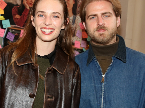 Παντρεύτηκε η Robin του Stranger Things: Η γνωριμία της Μάγια Χοκ με τον Κρίστιαν Χάτσον και ο γάμος