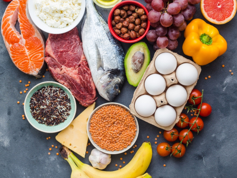 Ένας διατροφολόγος αναλύει τη νέα διατροφική πυραμίδα των ΗΠΑ