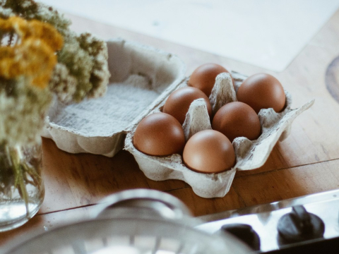 Πώς να φτιάξετε νόστιμα γλυκά χωρίς αυγά 