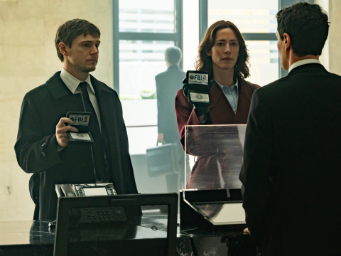 Είδαμε το The Beauty στο Disney+ και καταλάβαμε γιατί η νέα σειρά θρίλερ του Ράιαν Μέρφι είναι τόσο εθιστική