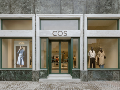 H COS ανοίγει νέο κατάστημα στην Ερμού στην Αθήνα και ανακοινώνει νέα τοποθεσία στη Θεσσαλονίκη