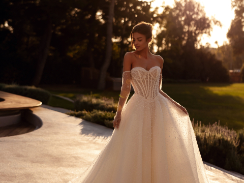 Κάτι περισσότερο από απλά νυφικά: Η Modern Romantic συλλογή του Demetrios απευθύνεται σε γυναίκες που θέλουν να είναι κομψές, τολμηρές και απόλυτα ο εαυτός τους