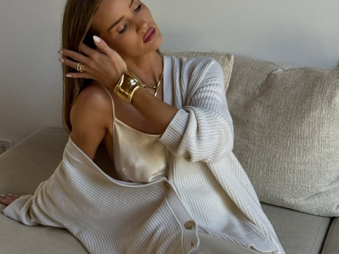 γραμμές στα νύχια