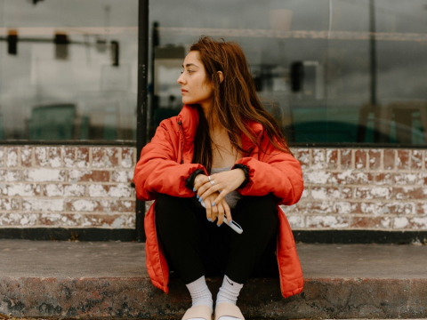 Τα μεσαία παιδιά εμφανίζουν αυτά τα 6 χαρακτηριστικά ως ενήλικες, σύμφωνα με την ψυχολογία