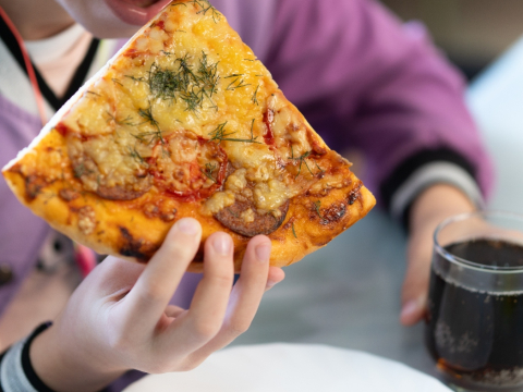 Περισσότερα από 220 εκατομμύρια παιδιά θα είναι παχύσαρκα έως το 2040, σύμφωνα με νέα έκθεση