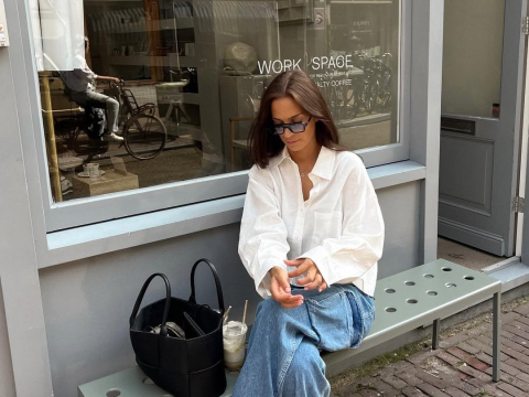 Τέλος στα βαρετά πουκάμισα: Οι επιλογές που θα φέρουν ρομαντικό twist στην ανοιξιάτικη γκαρνταρόμπα σου