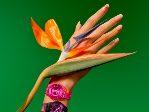 Painted Paradise: Τέσσερα εξαιρετικά λεπτά ρολόγια από την SWATCH για να αναβαθμίσεις την καθημερινότητά σου με μια τροπική νότα