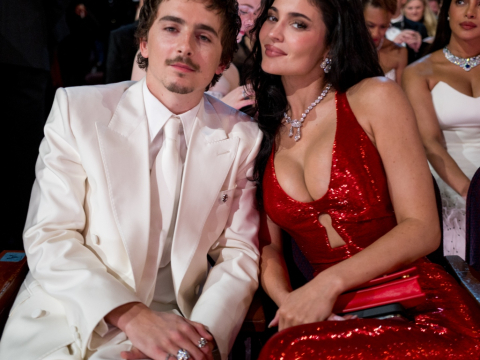 Oscars 2026: Η αμήχανη συνάντηση της Κάιλι Τζένερ με την αδερφή του Τιμοτέ Σαλαμέ - “Φαίνεται τόσο ψεύτικο”