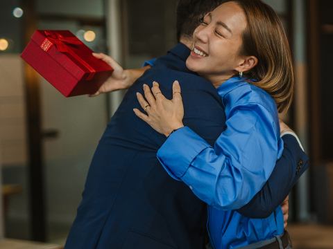 Τα 4 ζώδια που δεν διστάζουν να αλλάξουν το δώρο που τους έκανες - Έχουν πολύ συγκεκριμένο γούστο