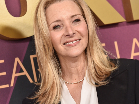 Η Λίζα Κούντροου μίλησε για τους σεναριογράφους των Friends και τις σεξουαλικές φαντασιώσεις που είχαν για Άνιστον και Κόρτνεϊ Κοξ