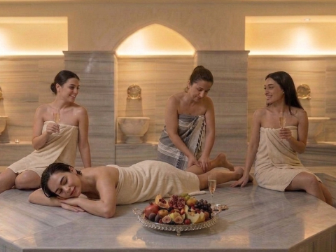 Ετοιμάζεσαι να ντυθείς στα λευκά: Το beauty ritual που αξίζει κάθε νύφη πριν τη μεγάλη μέρα