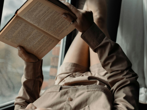 Τα καλύτερα βιβλία για να διαβάσεις το Πάσχα - 10 προτάσεις που δεν θα σε απογοητεύσουν