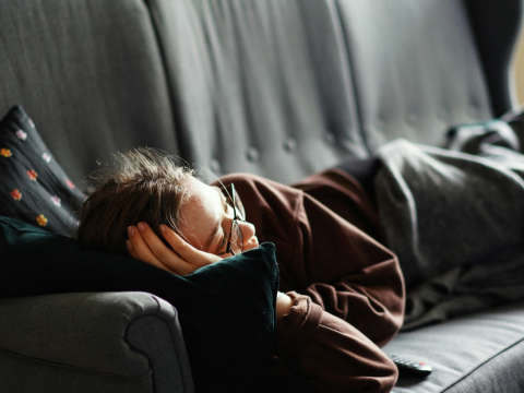 7 συνήθειες που πρέπει να αποφύγεις μετά τις 7 απόγευμα - Τις μισές τις κάνεις σίγουρα