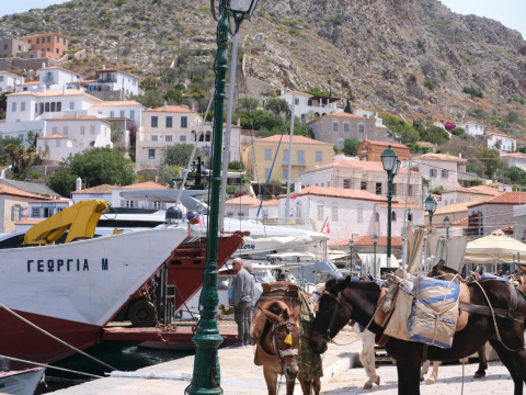 Ύδρα: Πάσχα στο κοσμοπολίτικο νησί του Αργοσαρωνικού