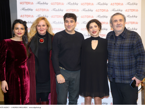 Μια βραδιά γεμάτη μνήμη, τραγούδι και συγκίνηση στο Θέατρο Παλλάς