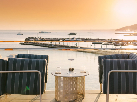 Asteria Rooftop: Ένα spot εκτοξεύει στα αστέρια κάθε στιγμή πριν ή μετά τον γάμο - Μια ανάσα μακριά