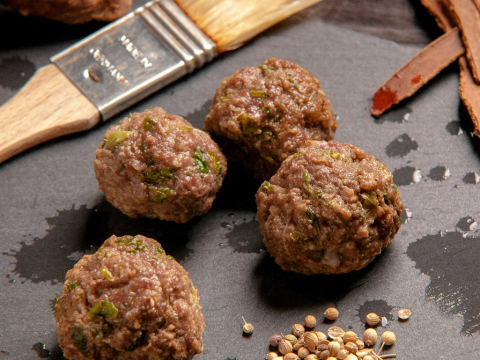 Από τον φούρνο στο τηγάνι: Κεφτεδάκια από το αρνί που περίσσεψε