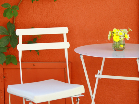 Βρήκαμε στα ΙΚΕΑ 4 υπέροχα σετ τραπεζιού, που χωράνε ακόμα και στο μικρότερο μπαλκόνι 