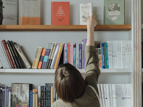 Οι Έλληνες επενδύουν στο βιβλίο - Πώς το BookTok μετατρέπει τη φιλαναγνωσία σε hot trend