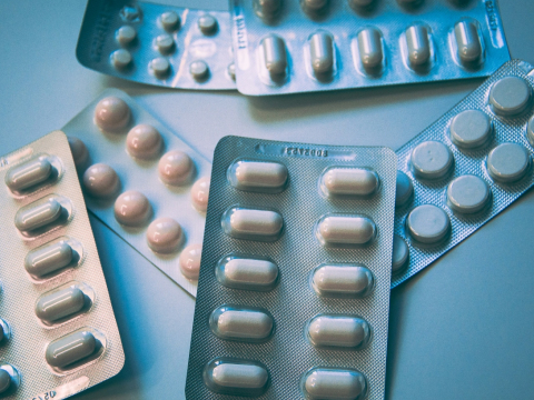 Μελέτη 3 πανεπιστημίων φανερώνει κίνδυνο δηλητηρίασης αν παυσίπονα χρόνιου πόνου ληφθούν με άλλα φάρμακα