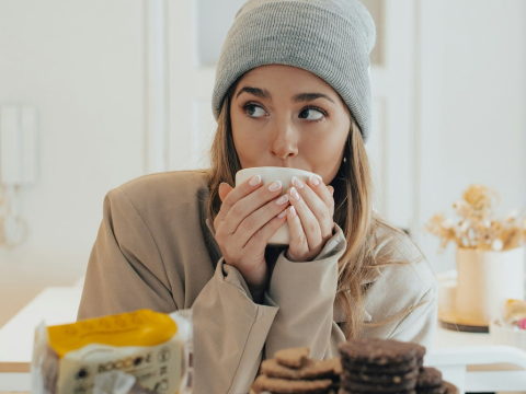 8 σημάδια που δείχνουν ότι η σχέση σου με το φαγητό χρειάζεται προσοχή