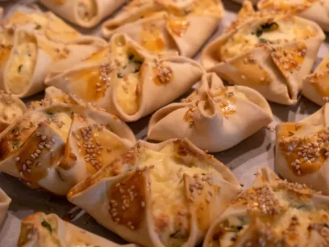 Τα γλυκά του Πάσχα στην Ελλάδα: Ένα γευστικό ταξίδι από το Ιόνιο μέχρι την Κρήτη