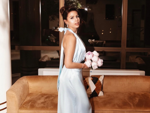 Κουμπάρα σε ανοιξιάτικο γάμο: Τι παπούτσια να διαλέξεις για να είσαι κομψή αλλά κυρίως άνετη