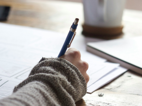 Της Μυρτώς ή της Μυρτούς: Αυτή είναι η εξήγηση για το πώς το γράφουμε σωστά