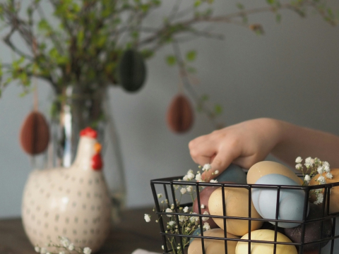 Πασχαλινή διακόσμηση τραπεζιού: Τι να αγοράσεις από IKEA & JYSK με budget κάτω των 25€