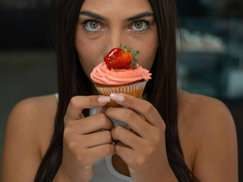 Πώς να απολαμβάνεις γλυκά χωρίς να εκτοξεύεται το σάκχαρό σου