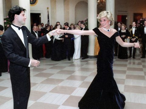 Η πριγκίπισσα Νταϊάνα χορεύει με τον ηθοποιό Τζον Τραβόλτα, στον Λευκό Οίκο. 9 Νοεμβρίου 1985