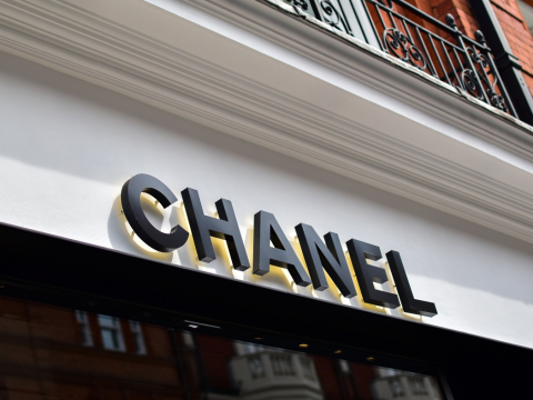 Η Chanel «χρυσώνει» τους ιδιοκτήτες της - Ποια είναι τα αδέρφια Βερτχάιμερ