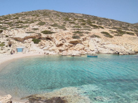 Το κυκλαδίτικο νησί που βρίσκεται στο no2 των κορυφαίων μυστικών προορισμών της Ευρώπης