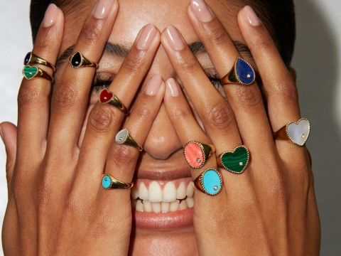 Όταν το fine jewelry συναντά το parisian cool: Η Yvonne Léon στον SERKOS