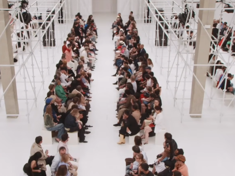 Celine Men's SS 2027: Το φινάλε της Εβδομάδας Ανδρικής Μόδας του Παρισιού ήταν μια ωδή στην προσωπική έκφραση