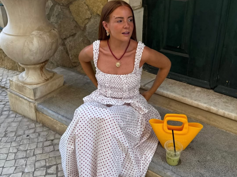 Jelly shoes: Τα «παιδικά» μας παπούτσια επιστρέφουν πάλι στις τάσεις της μόδας