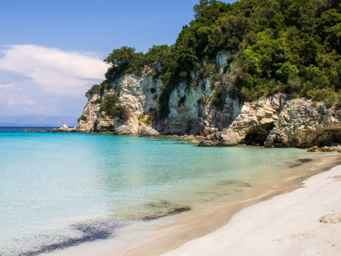 Οι 5 παραδεισένιες παραλίες της Ελλάδας που μπήκαν στις 10 πιο όμορφες της Ευρώπης