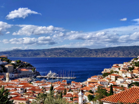 Πού να κολυμπήσετε στην Ύδρα - Απέραντες αμμώδεις παραλίες και κρυστάλλινα νερά