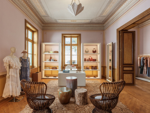 Η KALOGIROU εγκαινιάζει ένα νέο Concept Store-ορόσημο στη Μύκονο, αναβιώνοντας την ιστορική Οικία Βενιέρη