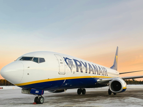 CEO της Ryanair: Σε «ζημιά από ξένο αντικείμενο» αποδίδει το σπασμένο παράθυρο